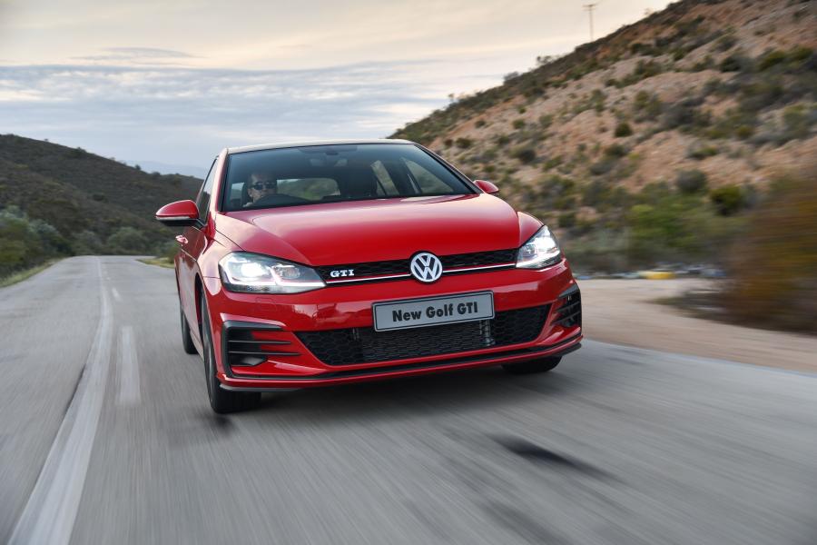  Volkswagen Golf GTI 5-Door 2017 года  (ZA) (фото 3 из 18)